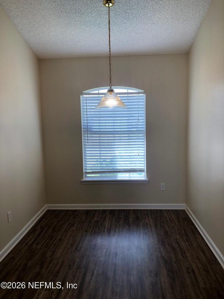 6902 Southern Oaks Dr W - Photo 6 of 17