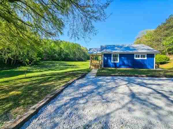 147 Weaver Creek Rd - Photo 3 of 37