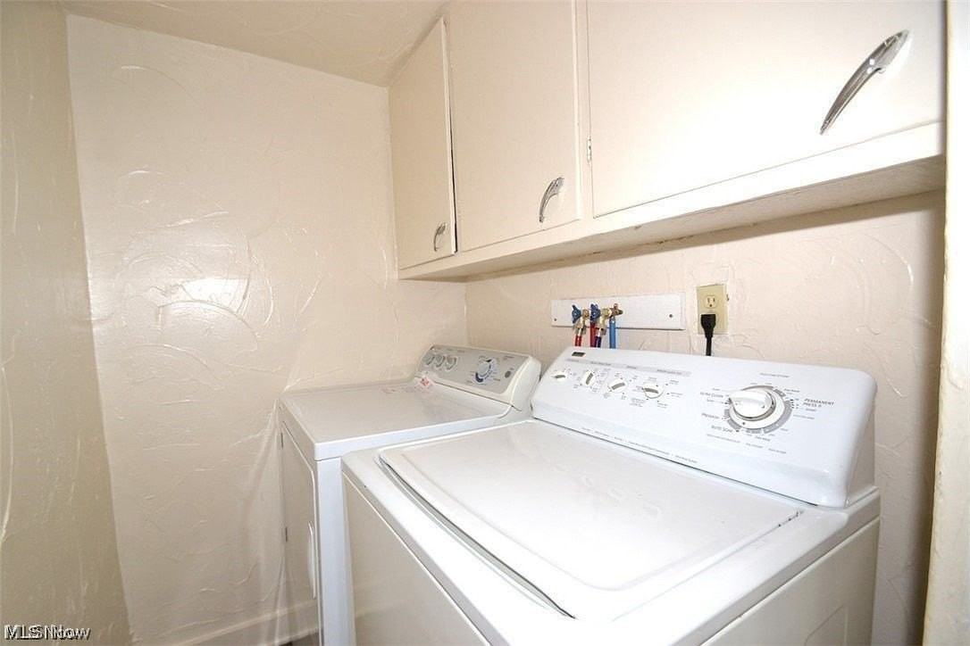 450 Allyn St - Photo 6 of 9