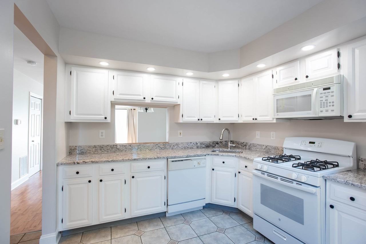 2708 Pinhorn Dr - Photo 3 of 20