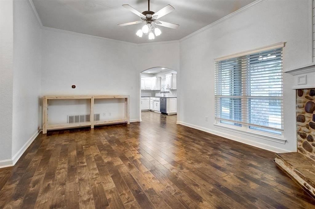 208 James St - Photo 6 of 25
