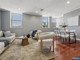 featured image of 124 E Main St