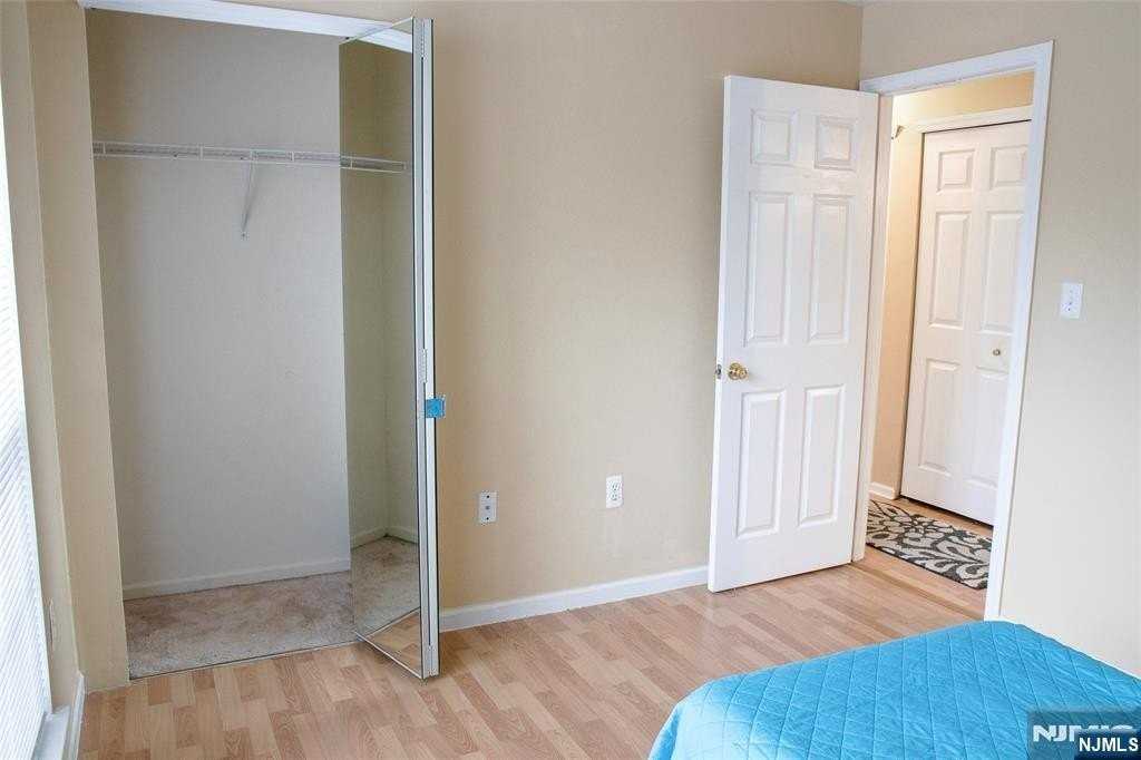 50 Pine St Apt 7n - Photo 6 of 20