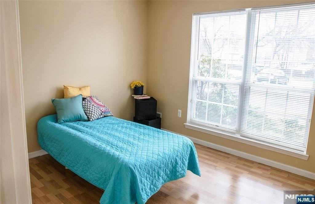 50 Pine St Apt 7n - Photo 7 of 20