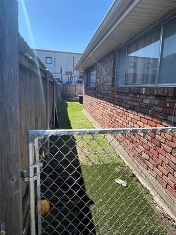 2404 Athania Pkwy - Photo 3 of 5