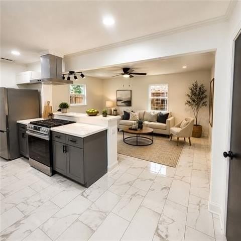 2410 Baronne St #D - Photo 6 of 16