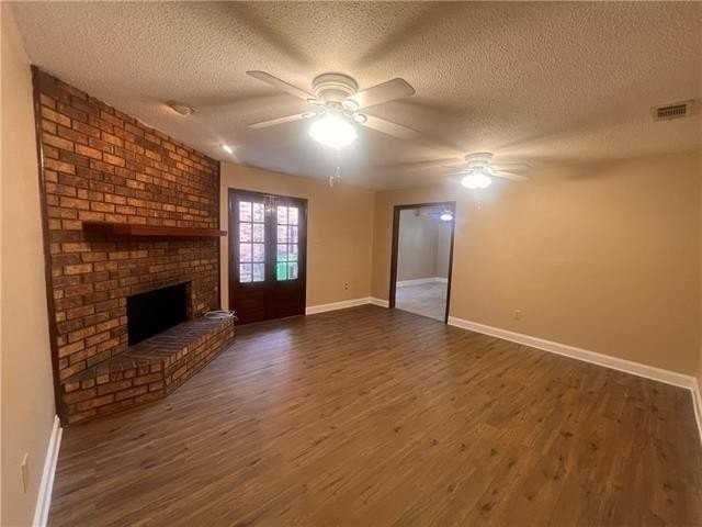704 Waltham St - Photo 2 of 20