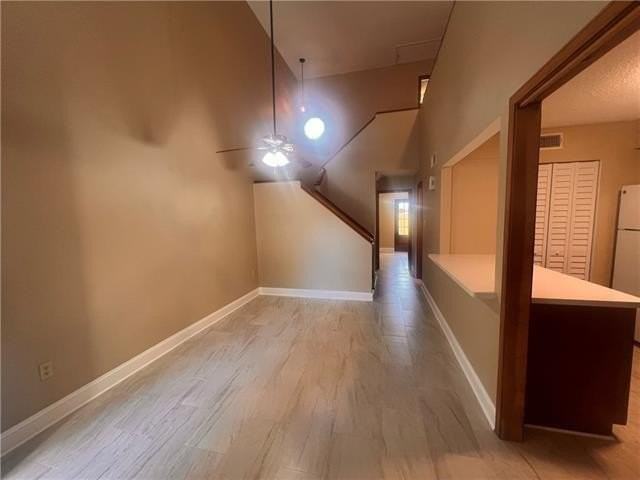 704 Waltham St - Photo 4 of 20