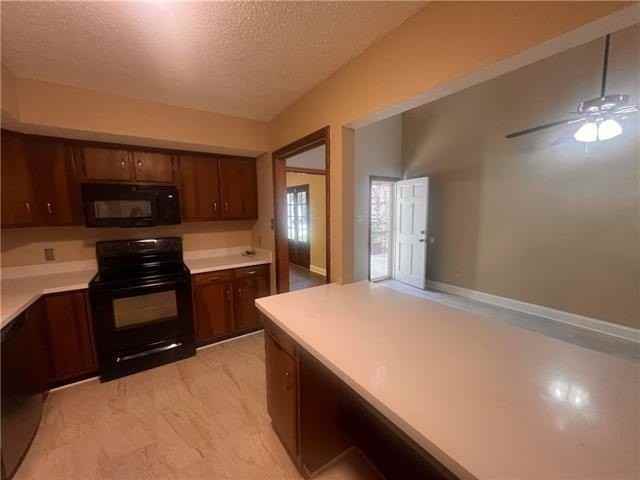 704 Waltham St - Photo 6 of 20