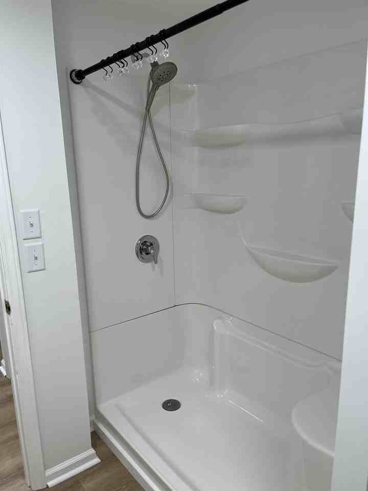 153 Oak Creek Ln - Photo 5 of 9