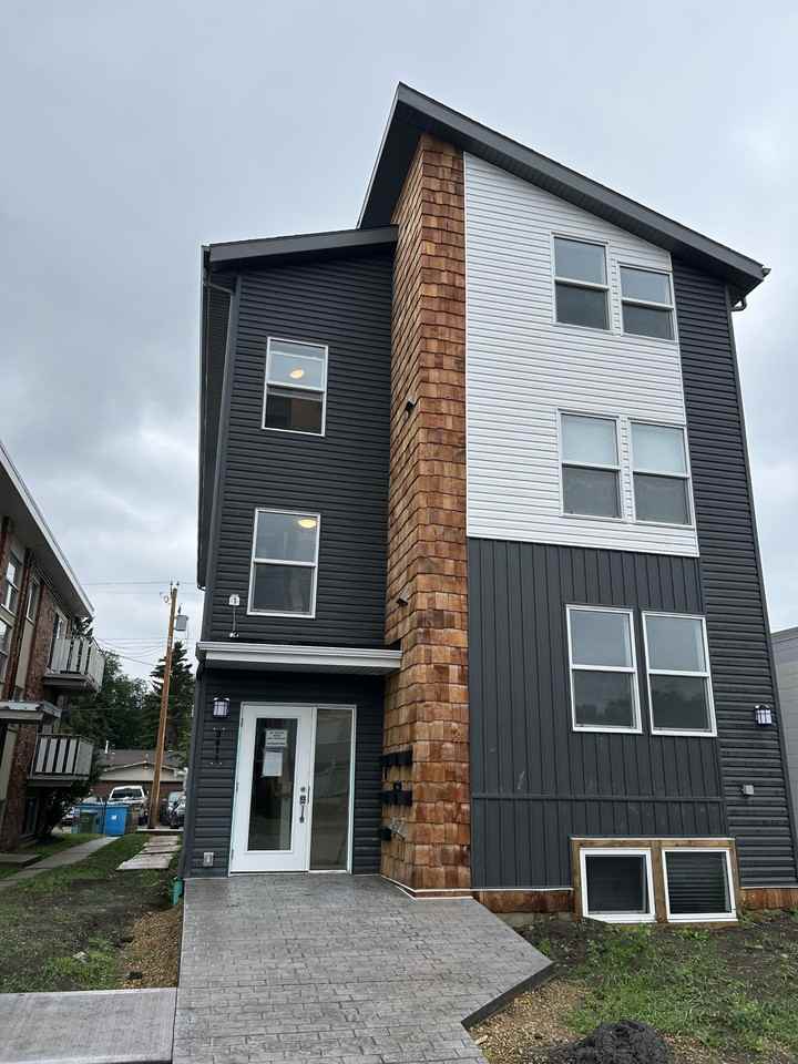 3611 - 3611 118 Ave Nw #301