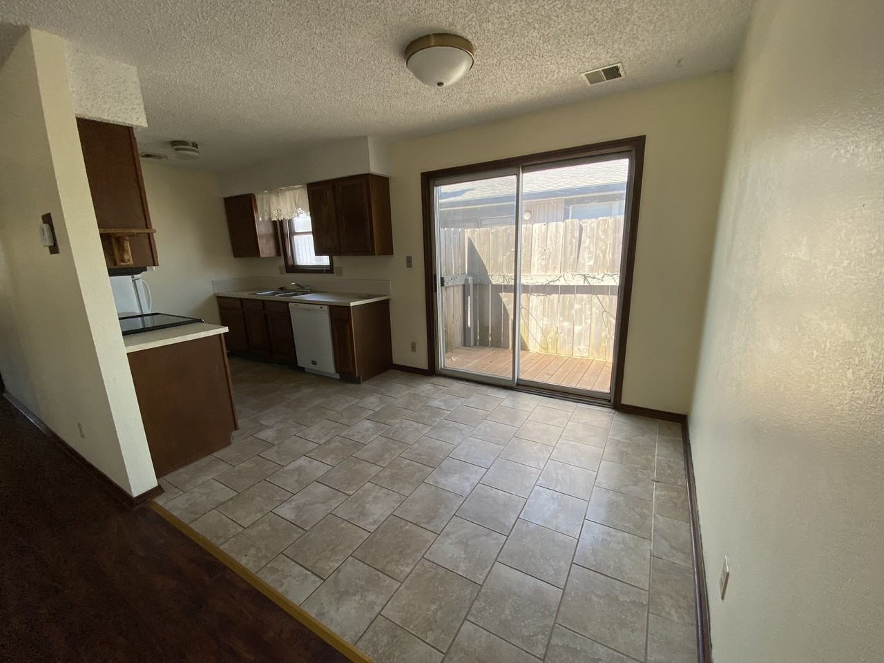 1711 E 24th Ave #B - Photo 4 of 8