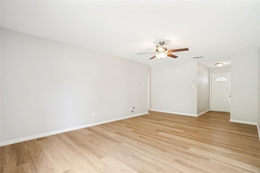 634 Lisa St - Photo 2 of 12