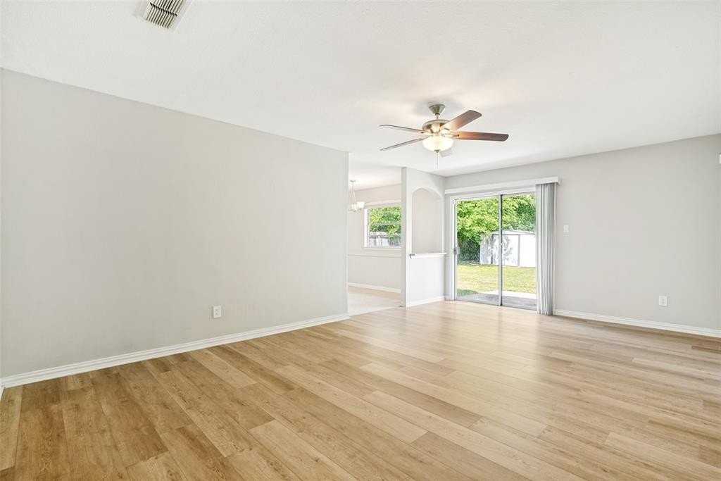 634 Lisa St - Photo 3 of 12