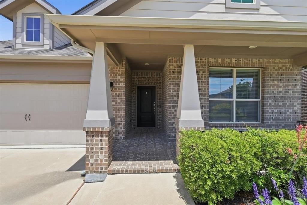 2524 Little Wonder Ln - Photo 4 of 33