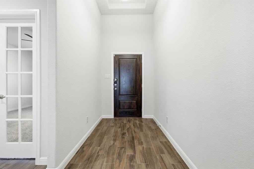 2524 Little Wonder Ln - Photo 5 of 33