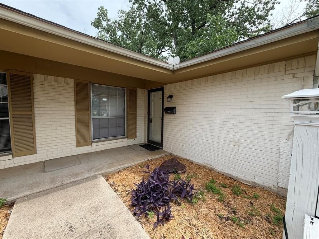 5303 Wooten Dr - Photo 3 of 26