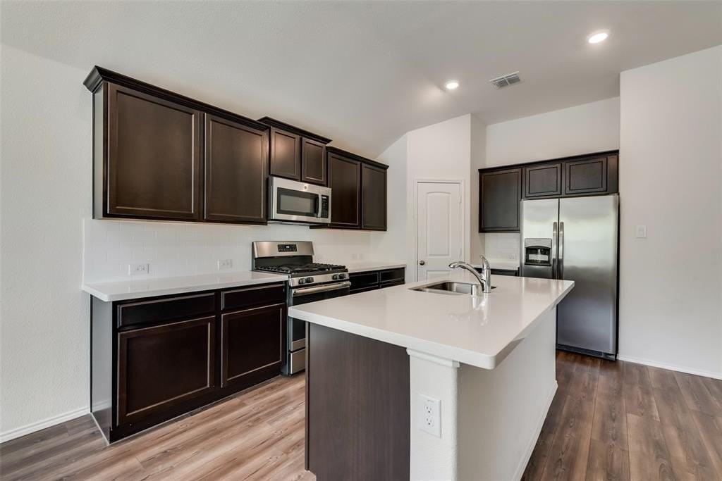 1540 Acmite Ave - Photo 6 of 21