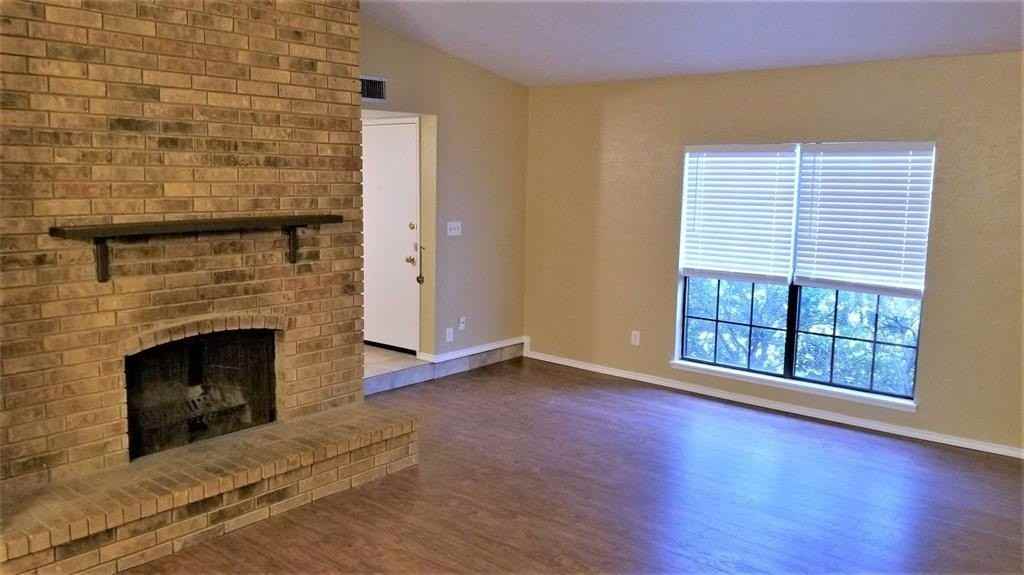 5549 Vaden St - Photo 3 of 14