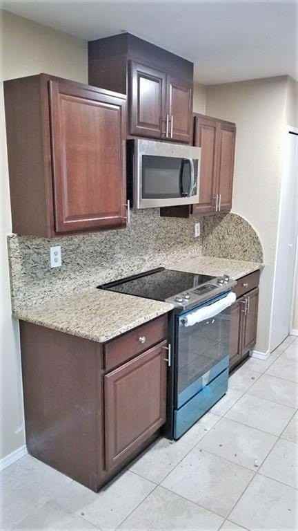 5549 Vaden St - Photo 7 of 14