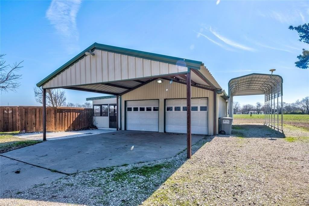 422 E Fm 6 - Photo 4 of 38