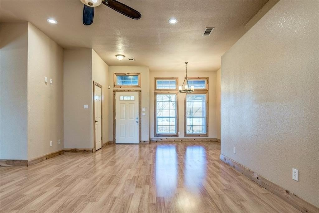 422 E Fm 6 - Photo 6 of 38