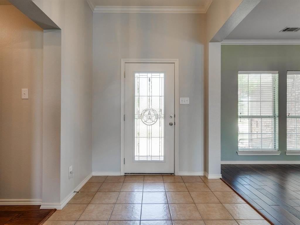 7721 Willow Ridge Dr - Photo 3 of 37
