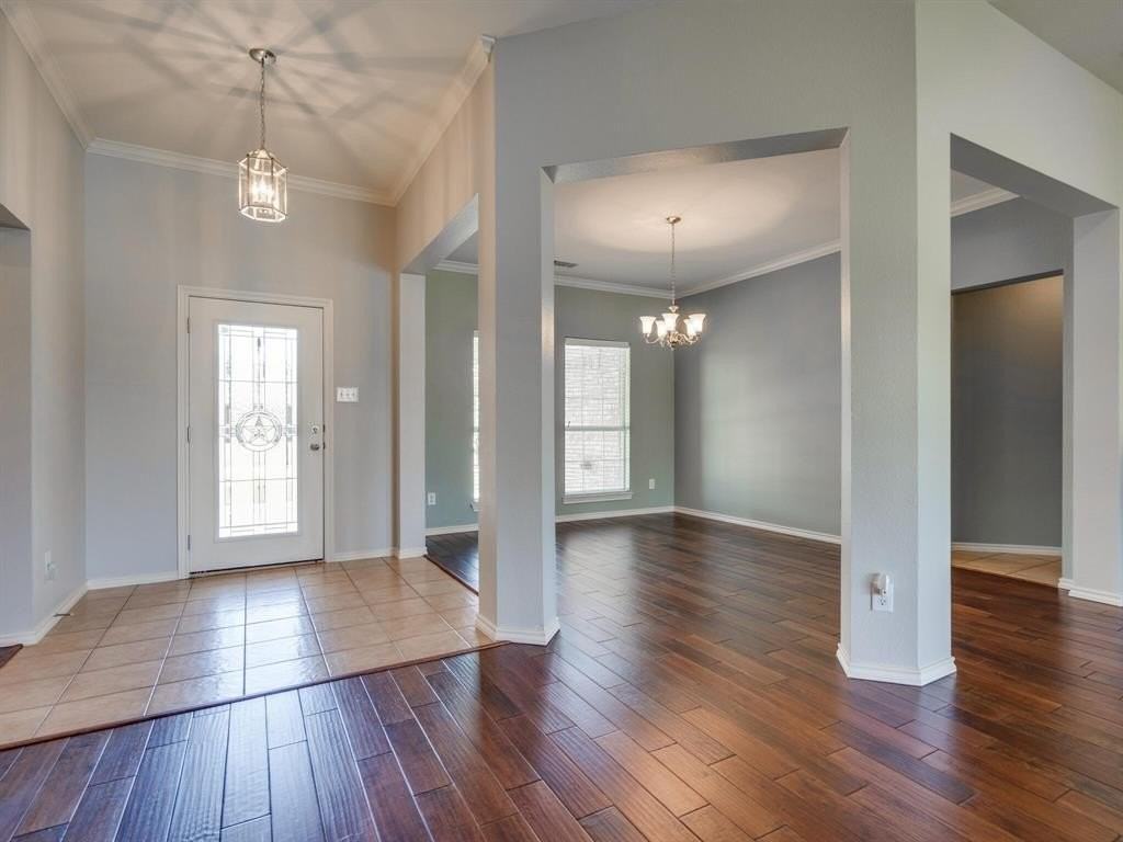 7721 Willow Ridge Dr - Photo 4 of 37