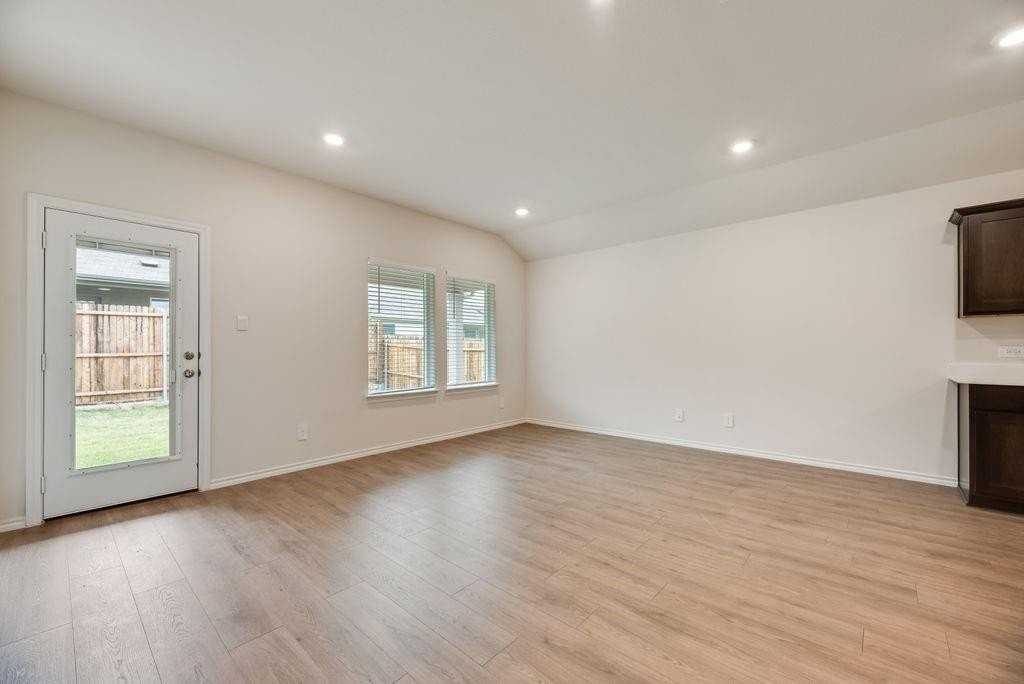 3405 Marie Dr - Photo 4 of 18