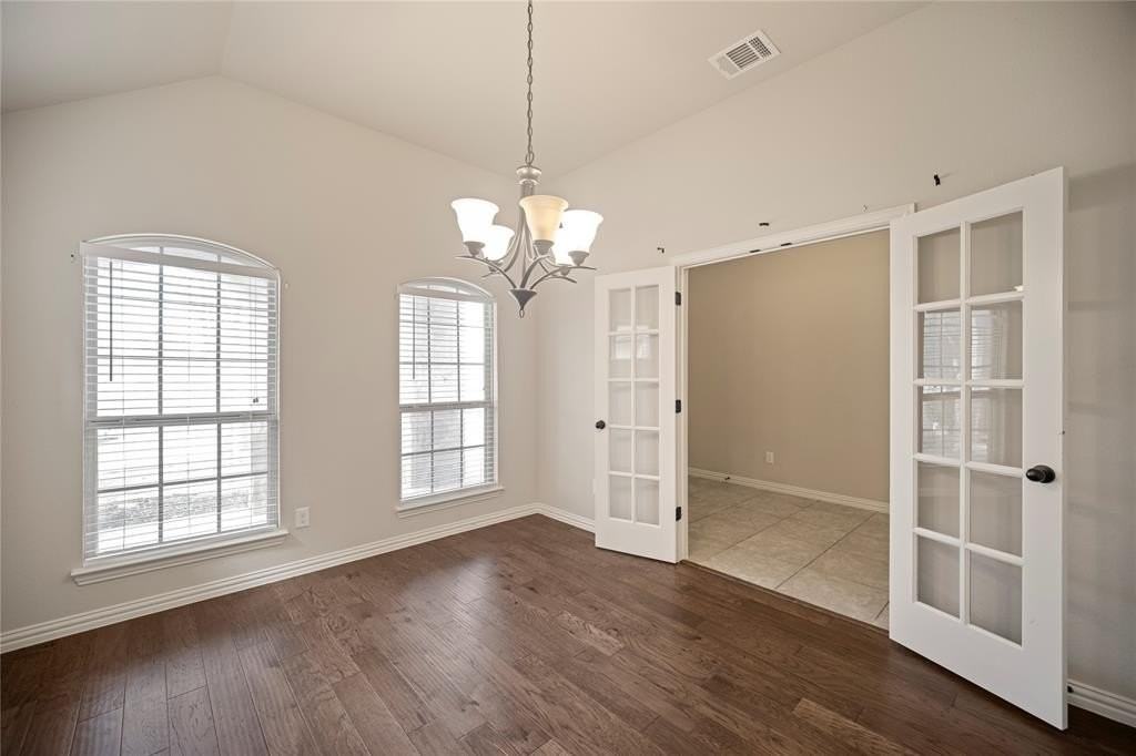2306 Lucerne Dr - Photo 3 of 19