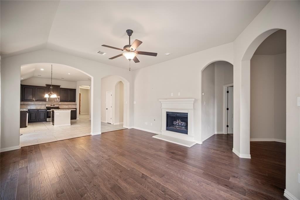 2306 Lucerne Dr - Photo 4 of 19