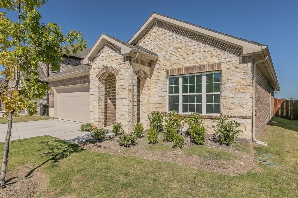 1504 Escondido Dr - Photo 3 of 40