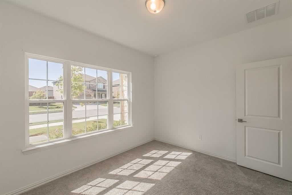 1504 Escondido Dr - Photo 7 of 40