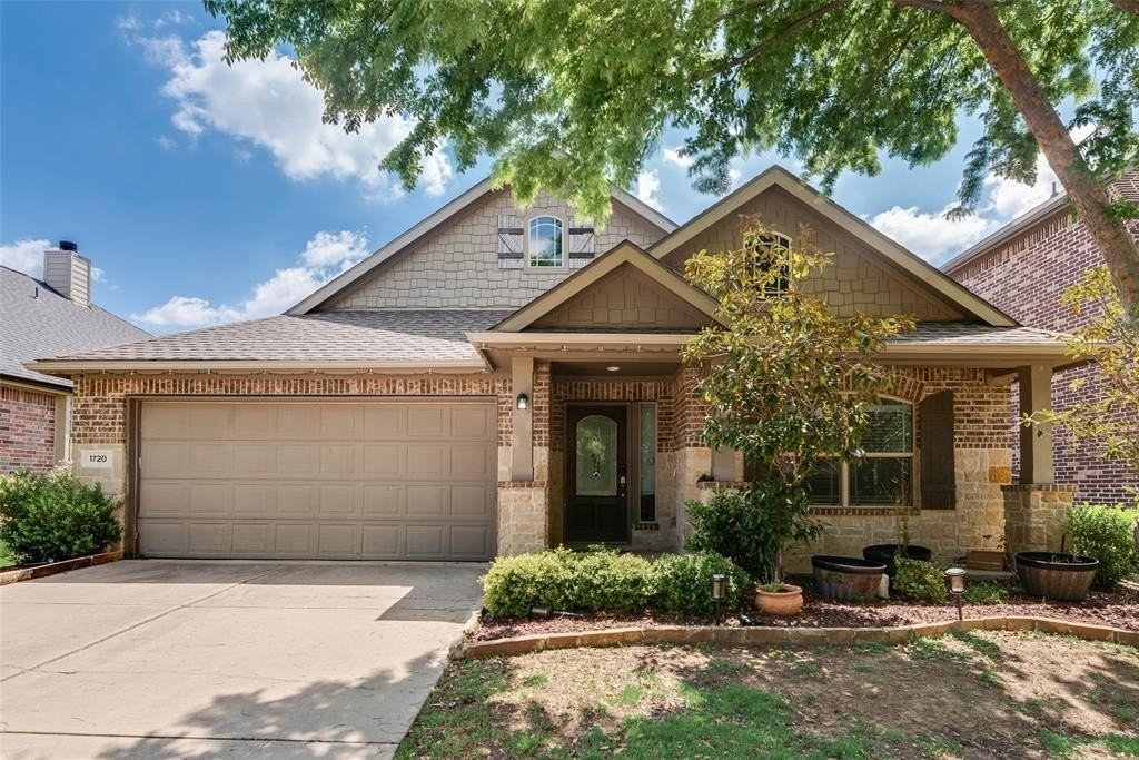 1720 Medina Ln - Photo 2 of 21