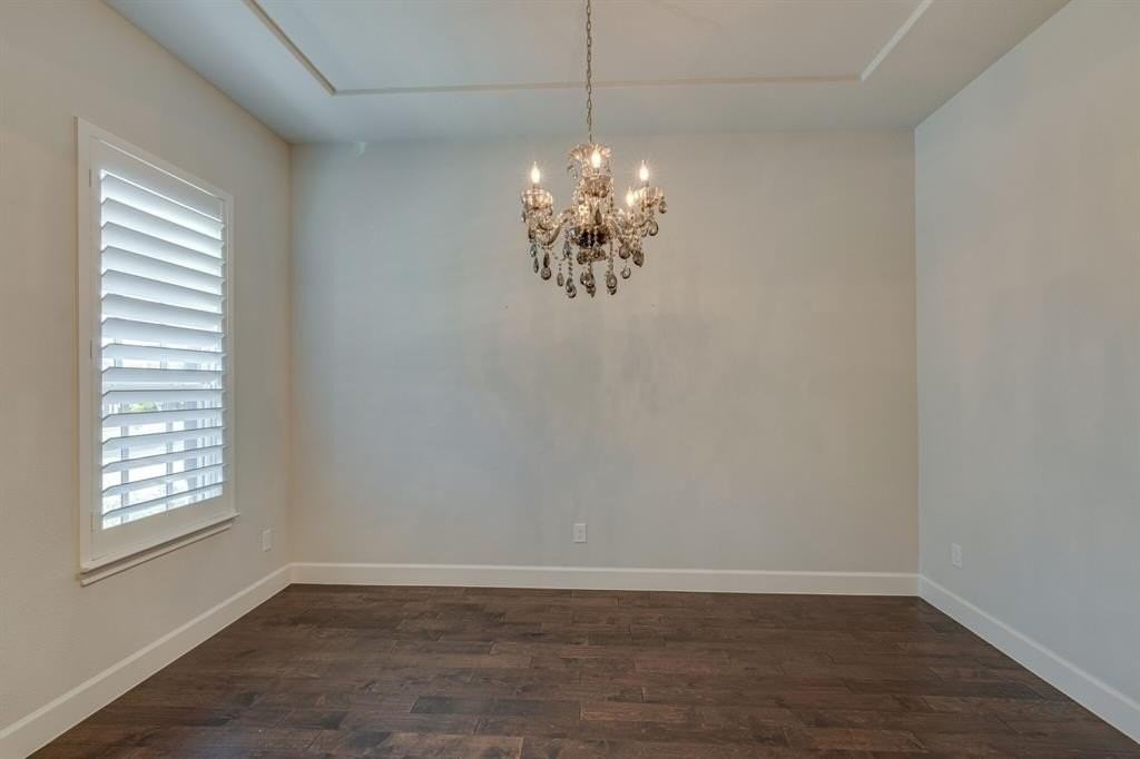 8736 Madrid St - Photo 5 of 39
