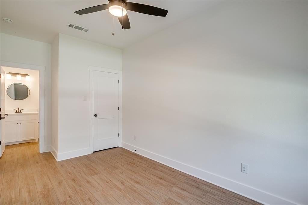 2345 Benbrook Blvd - Photo 5 of 32