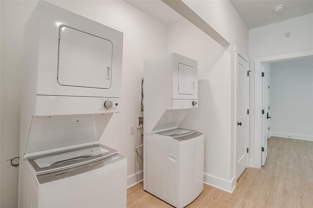 2345 Benbrook Blvd - Photo 7 of 32