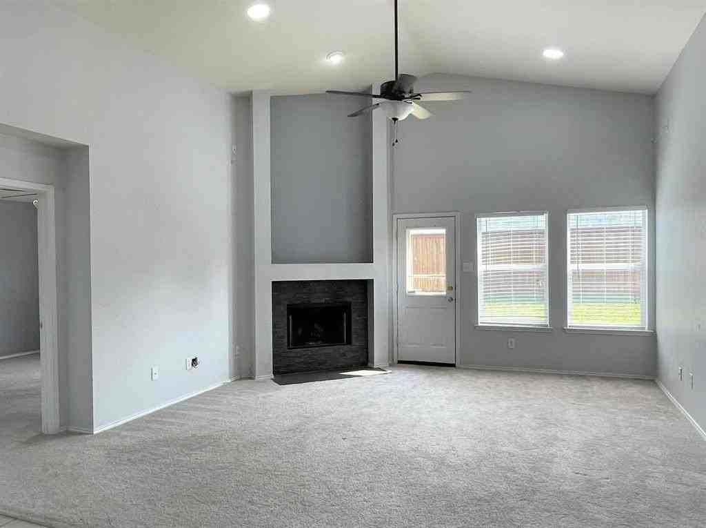 5325 Comanche Wells Dr - Photo 6 of 15