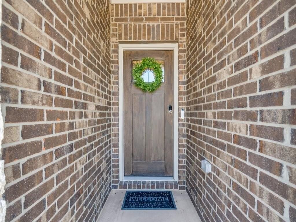 107 Olympus St - Photo 2 of 24