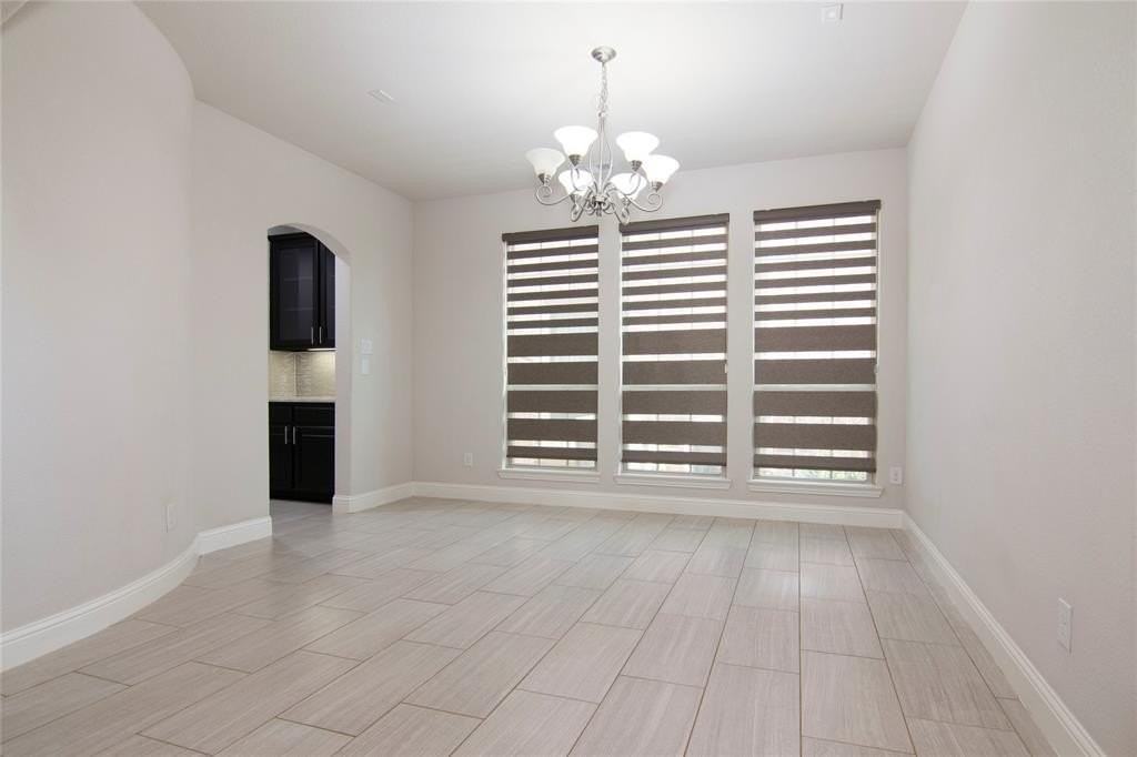 604 Winehart St - Photo 6 of 26