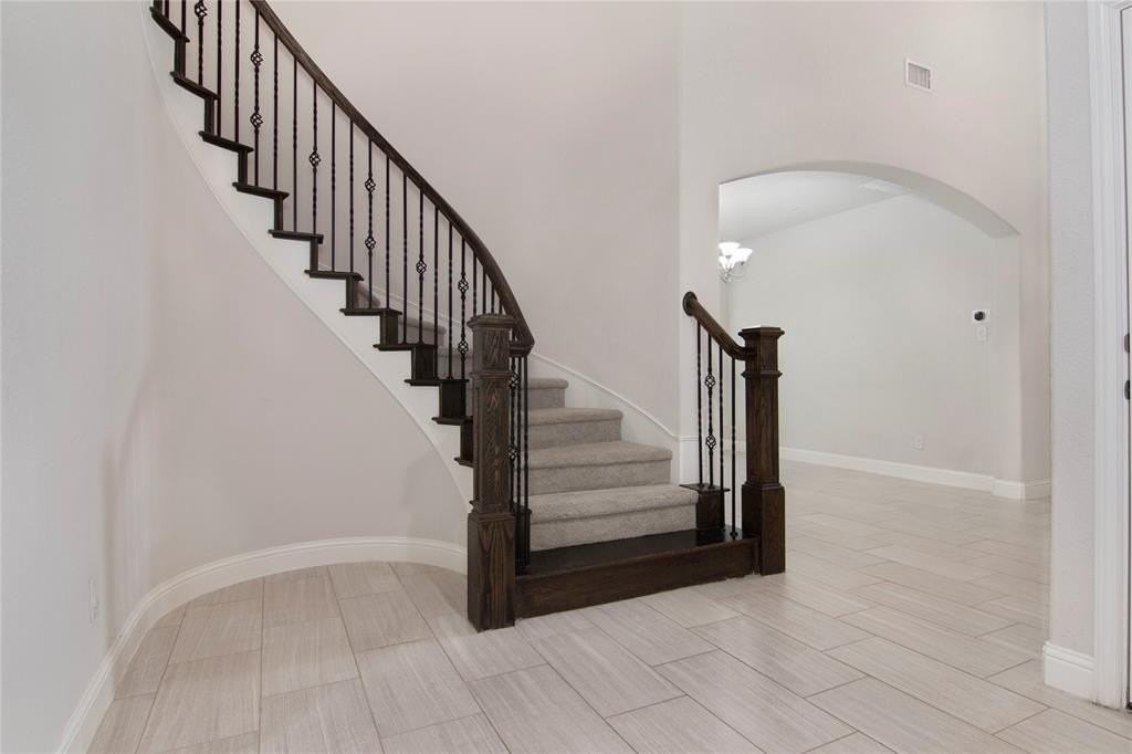 604 Winehart St - Photo 7 of 26