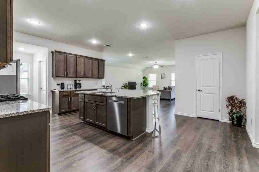 603 Calm Springs Dr - Photo 4 of 25