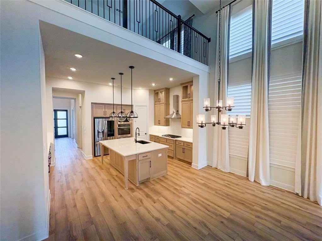 4211 Walnut Grove Ln - Photo 3 of 32