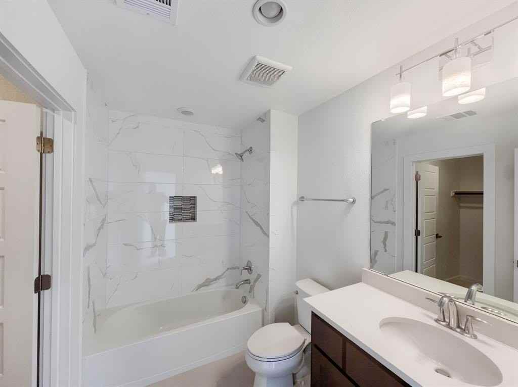 809 Jamestown Ln - Photo 4 of 23