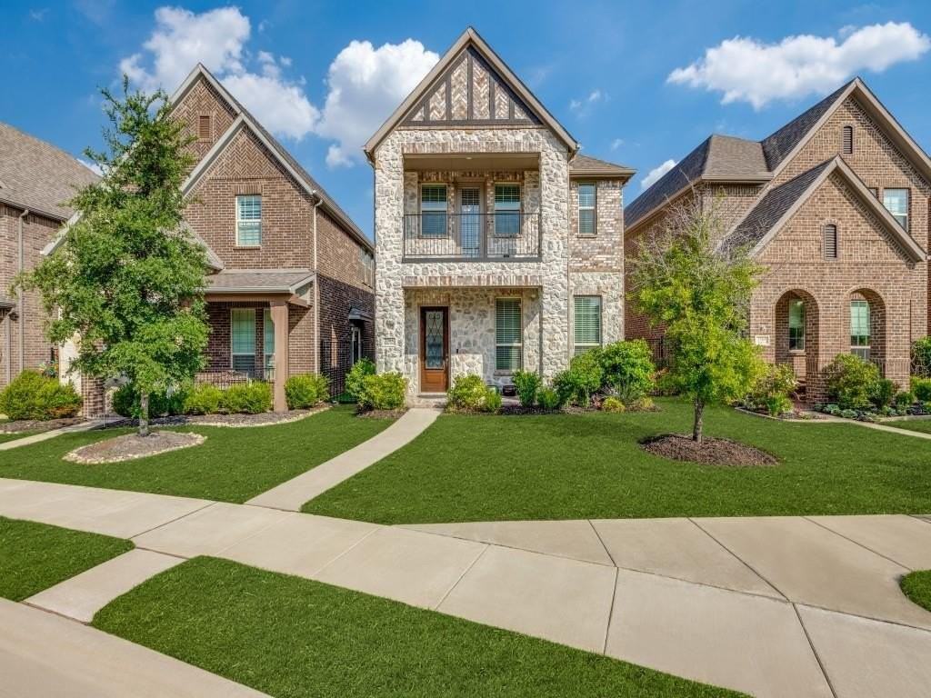 1366 Elaine Dr