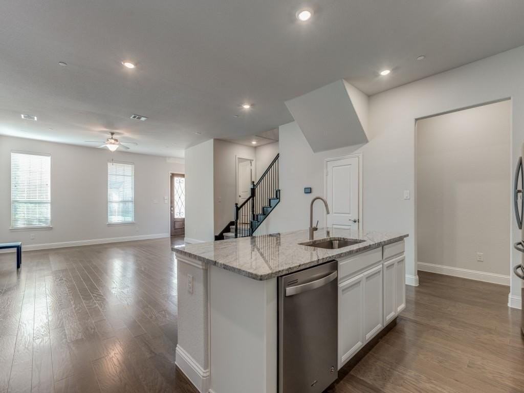 1366 Elaine Dr - Photo 2 of 12