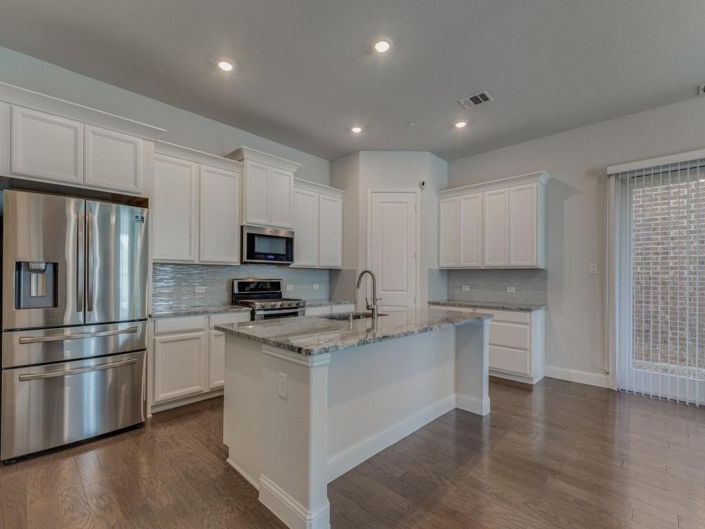 1366 Elaine Dr - Photo 3 of 12