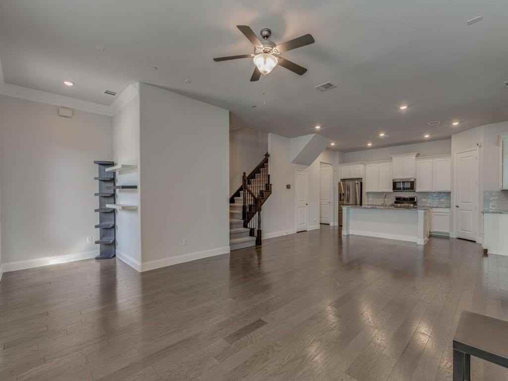 1366 Elaine Dr - Photo 4 of 12