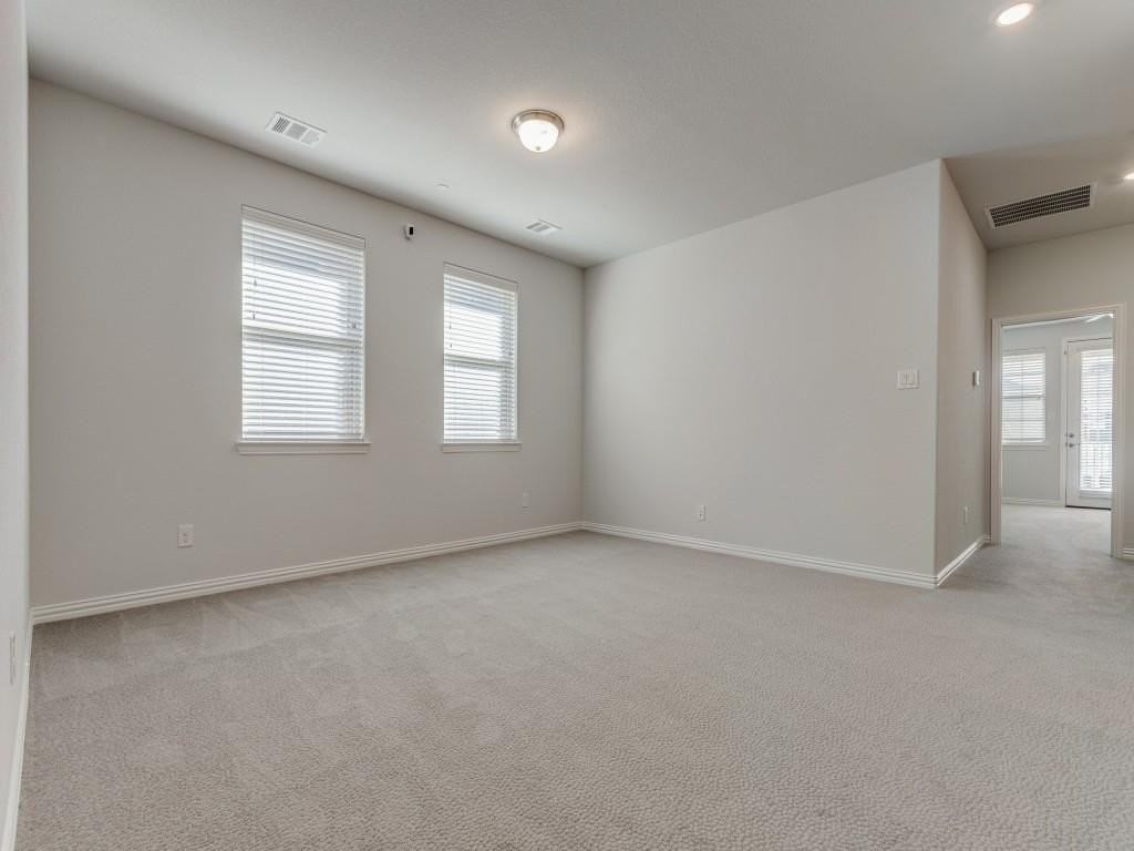 1366 Elaine Dr - Photo 7 of 12