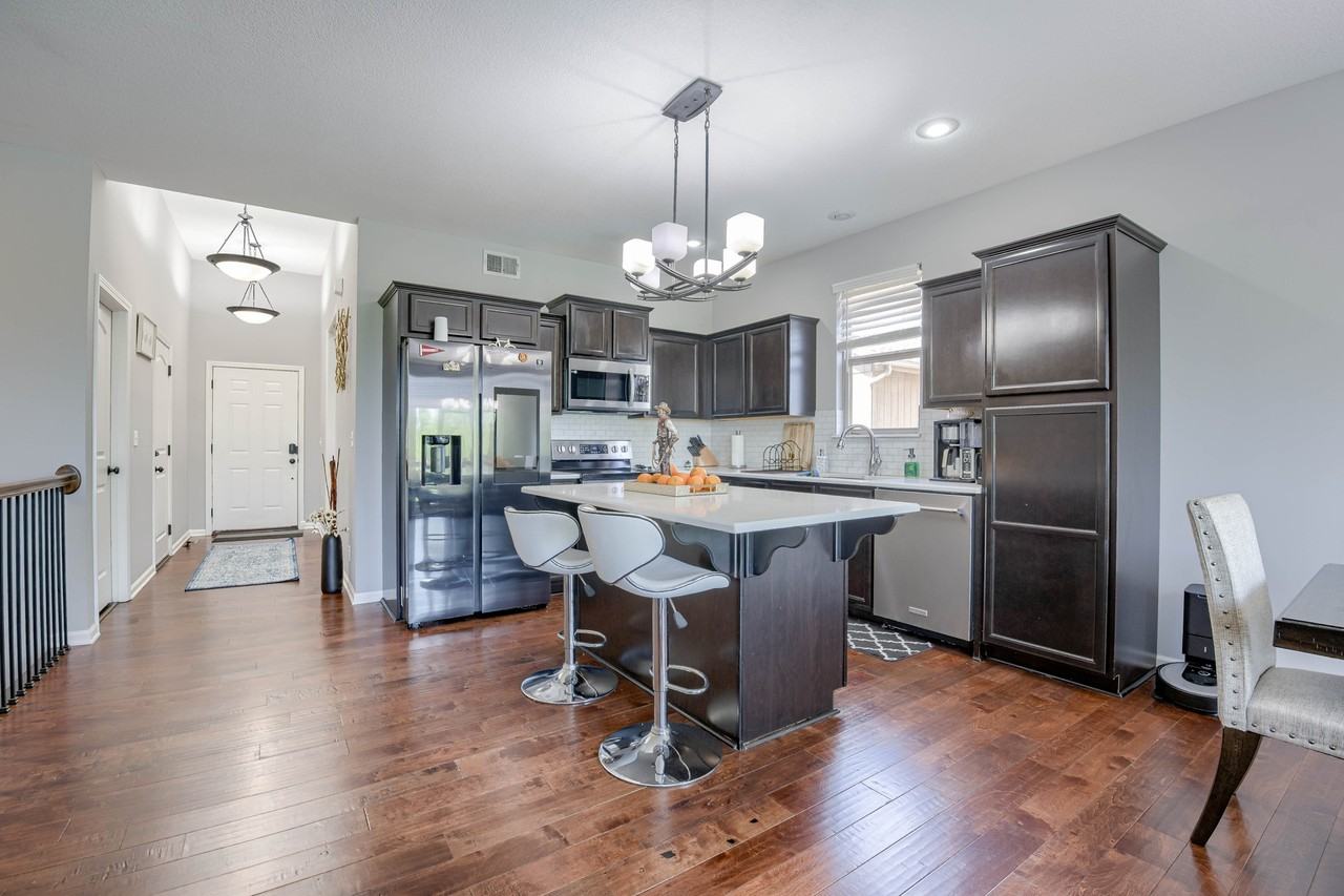 15523 Valleyview Dr #1 - Photo 3 of 25